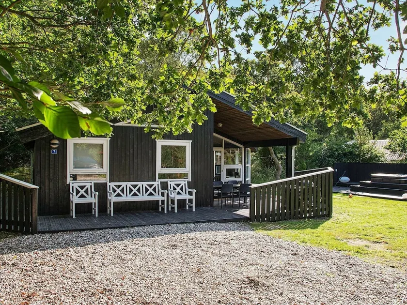 Elegant Holiday Home in Glesborg With Sauna - Image 1