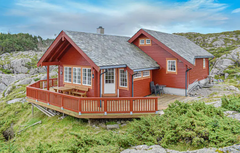 Nice Home in Bekkjarvik With 4 Bedrooms and Wifi - Image 1