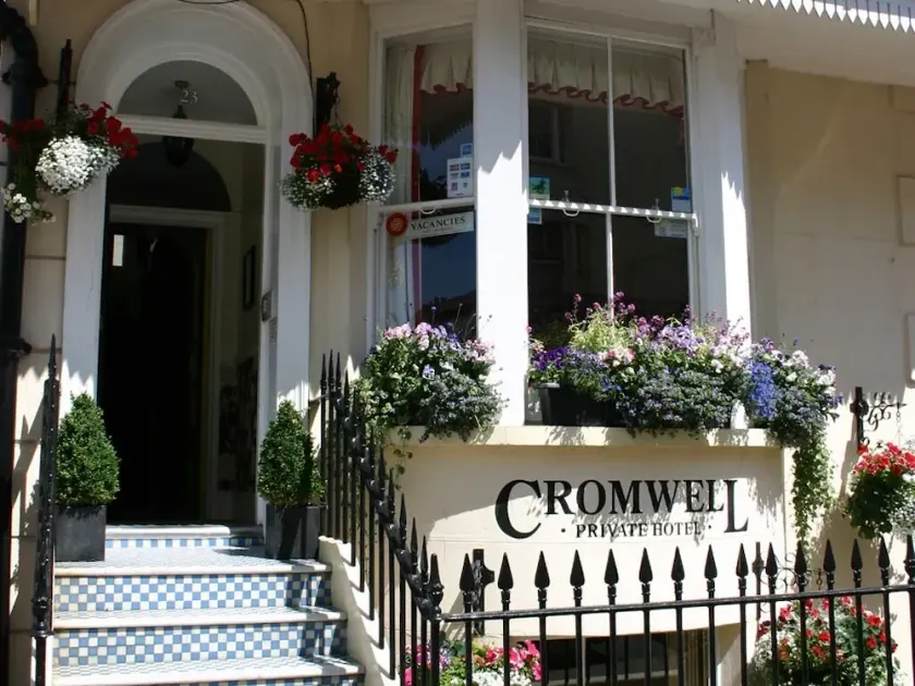 Cromwell House - Image 1