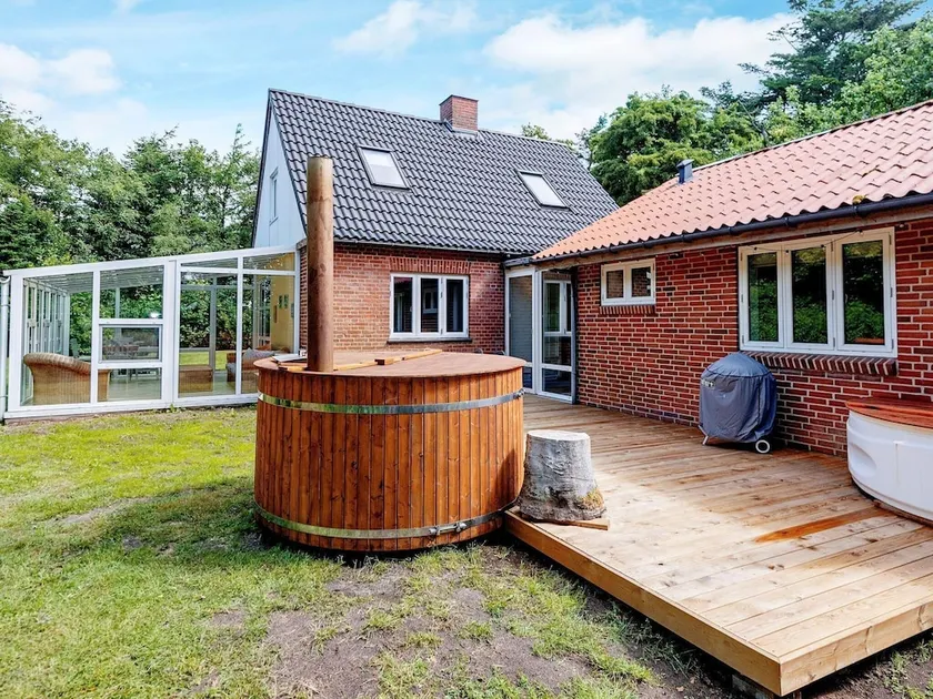 Peaceful Holiday Home in Rømø Jutland With Terrace - Image 1