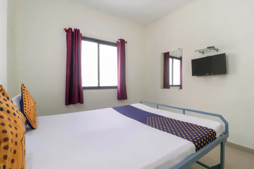 SPOT ON 37095 Sai Sidhi Lodge - Image 1