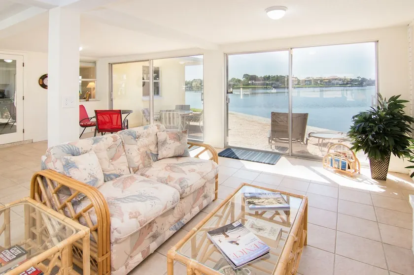 Pet-friendly 2br W/ Dock On Bay 2 Bedroom Home - Image 1