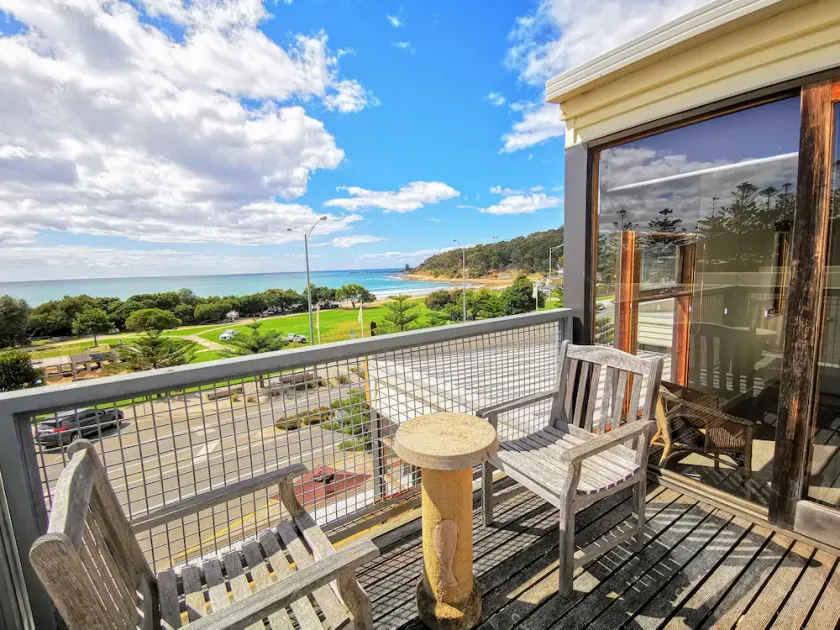 Lornebeach Apartments - Image 1