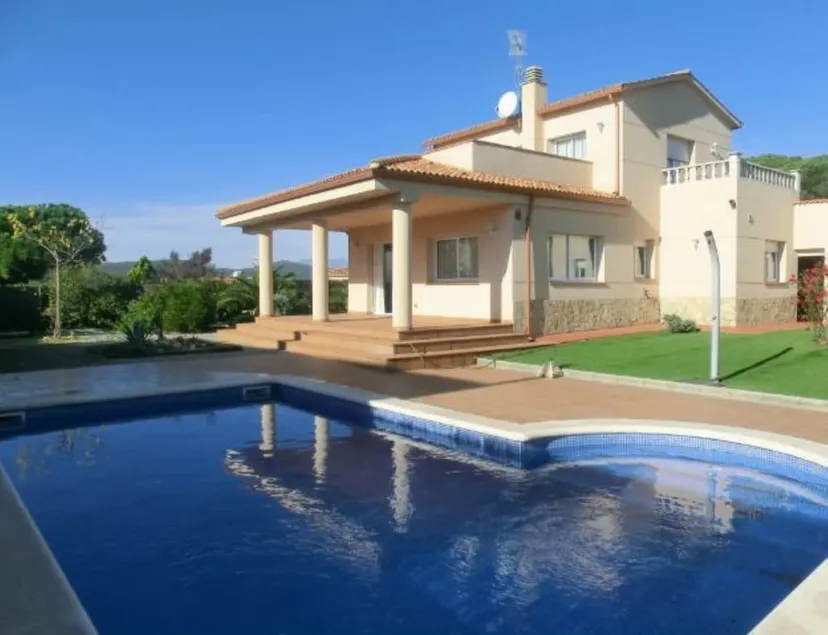 106178 Villa in Lloret de Mar - Image 1