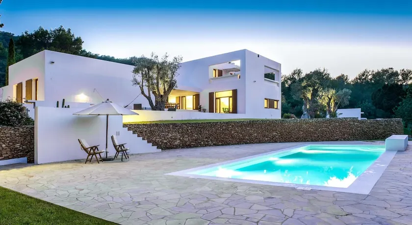 Villa Landscape - Image 1