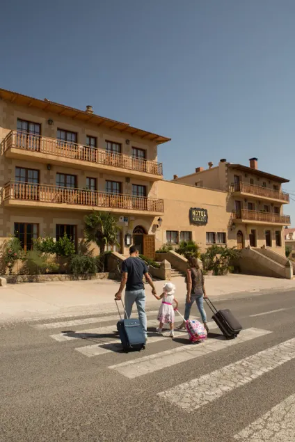 Hotel Miralles - Image 1