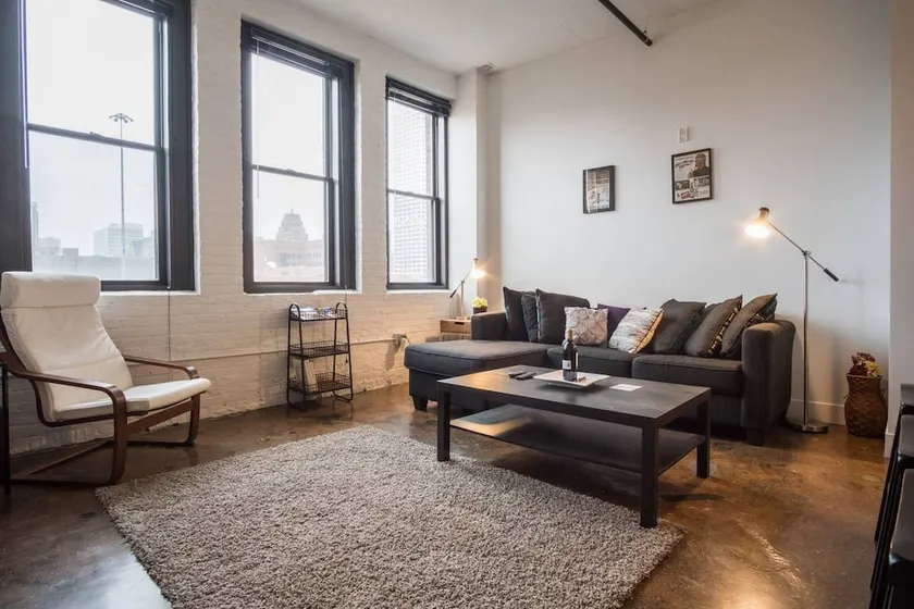 Historic 3rd Ward 1br Loft W Parking - Image 1