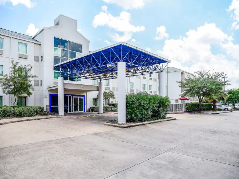 Motel 6 Houston Westchase - Image 1