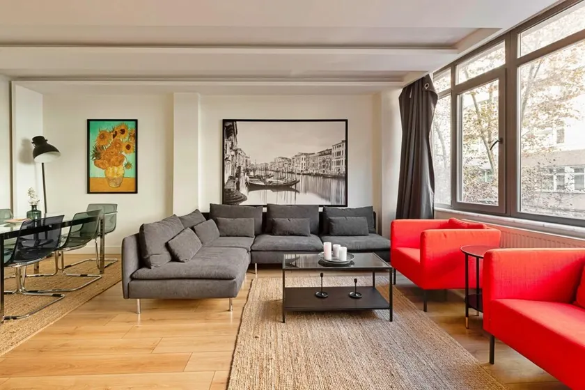 Sleek and Central Flat With Backyard in Besiktas - Image 1