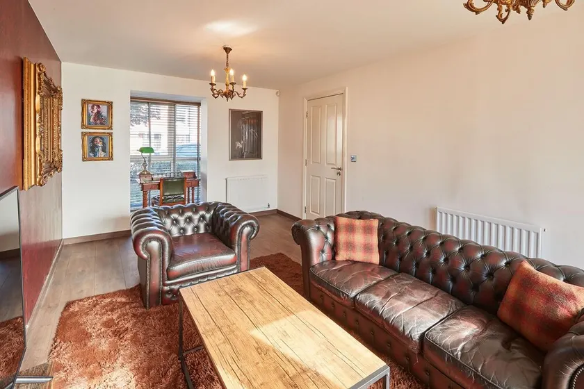 Host Stay Greenfinch Road - Image 1