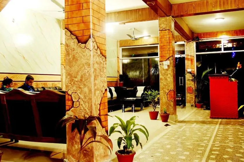 Hotel Lake Tower - Image 1
