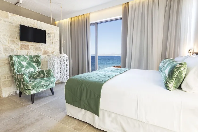Kalamaki Luxury Suites - Image 1