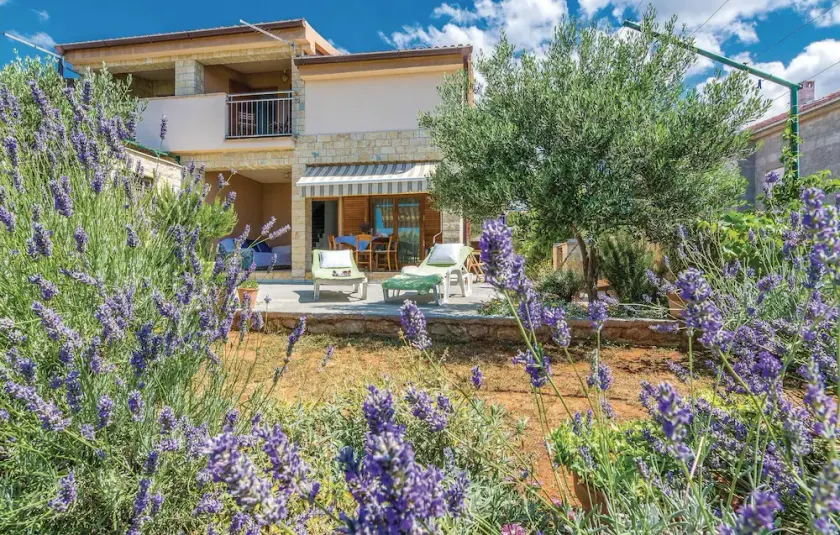 Amazing Home in Maslenica With 4 Bedrooms - Image 1