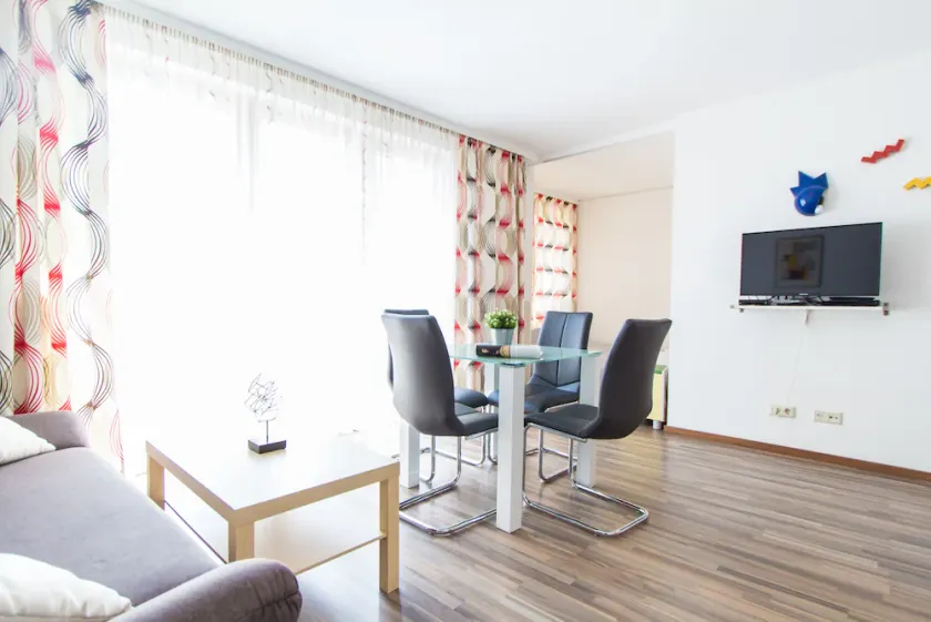 Karmeliter Flats - Image 1