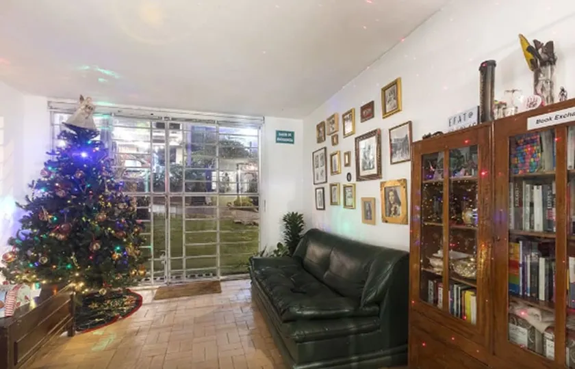 Florentina Hostal - Image 1