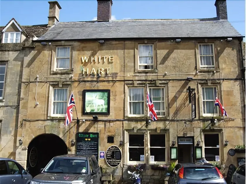 The White Hart - Image 1