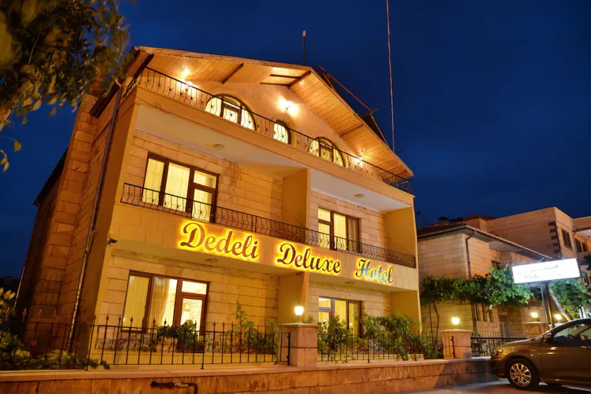 Dedeli Deluxe Hotel - Image 1