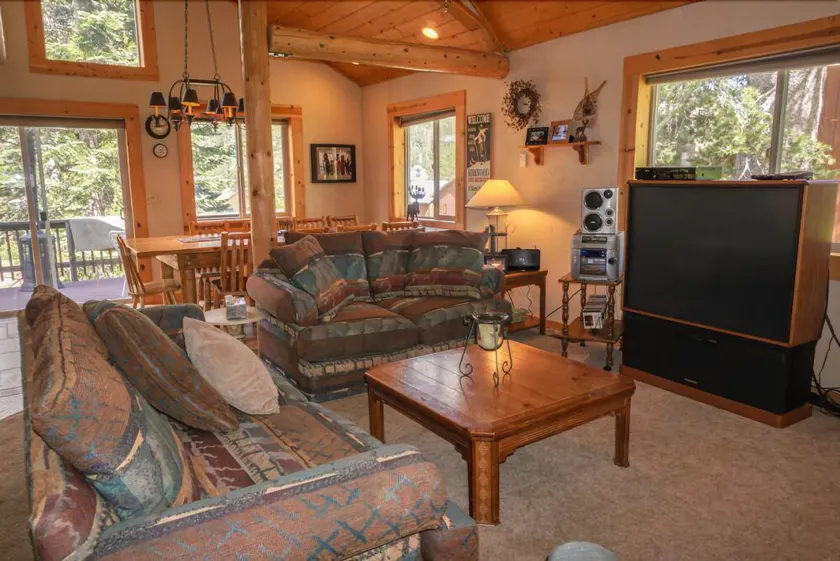 West Meadows Flying Wedge -south 3 Bedroom Cabin - Image 1