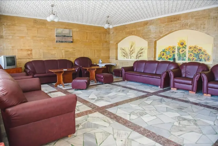Hotel Diamond - Image 1
