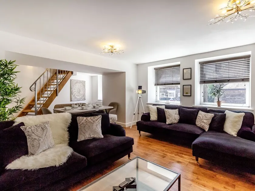 Queen Anne Suite - Image 1
