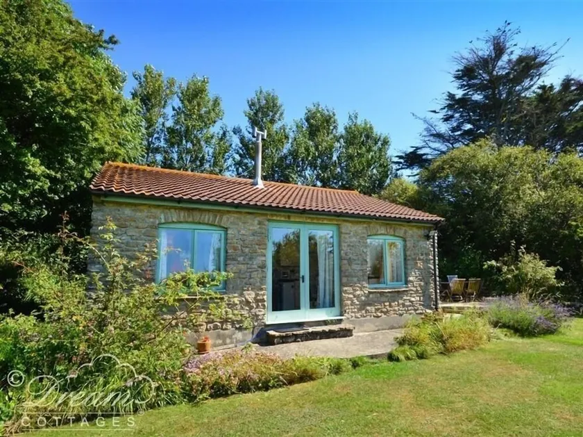 Whispering Pines Cottage - Image 1