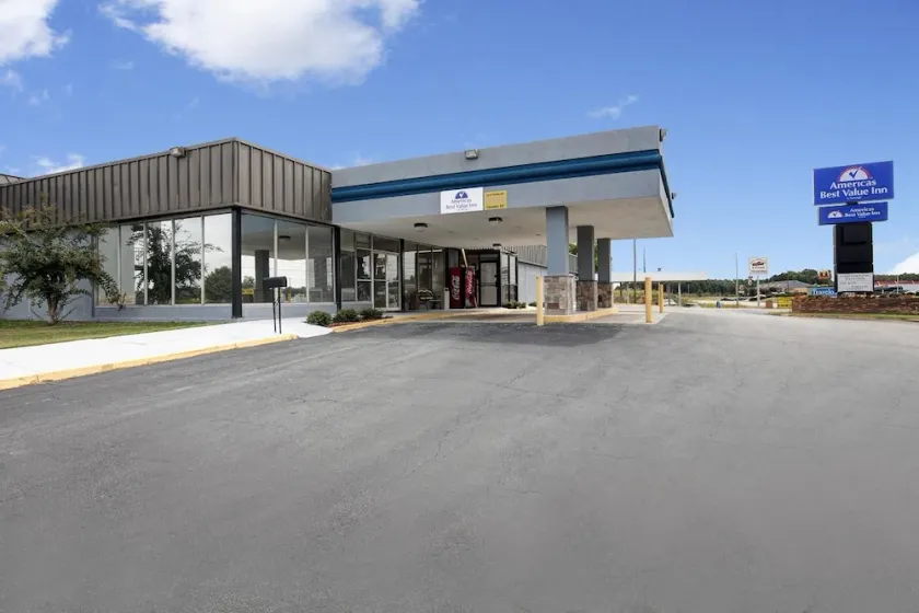 Newnan Lodge - Image 1