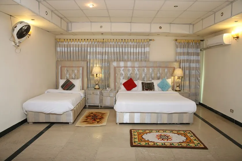 Apex Inn Guest House - Image 1