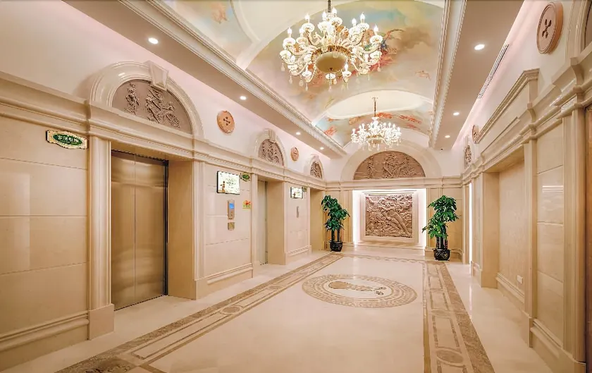 Vienna Hotel Shenzhen Xiashuijing Subway Station - Image 1