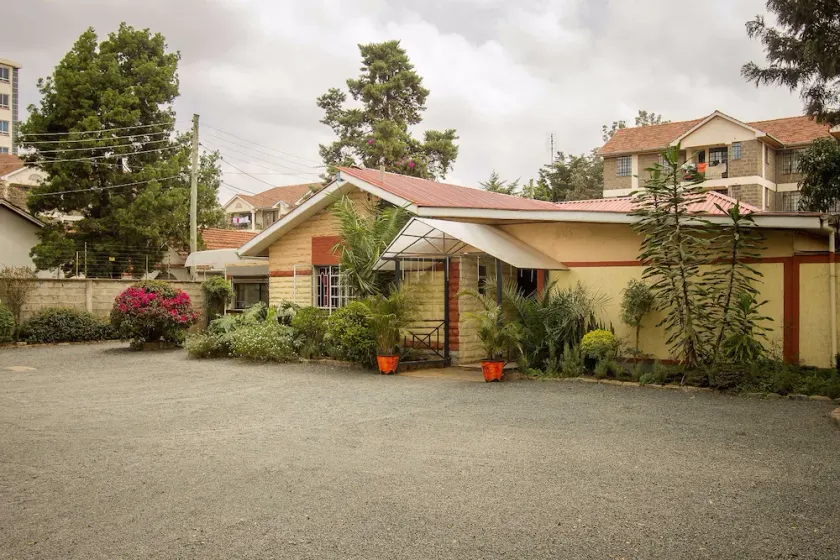 Konar House Lounge - Image 1