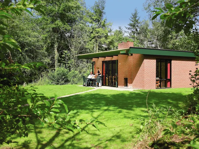 Nicely Furnished Bungalow With a gas Fireplace, in Nature - Image 1