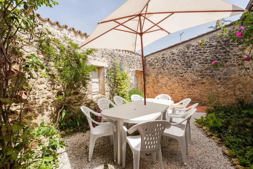Villa With 4 Bedrooms in Génissac, With Private Pool, Furnished Garden and Wifi - Image 1