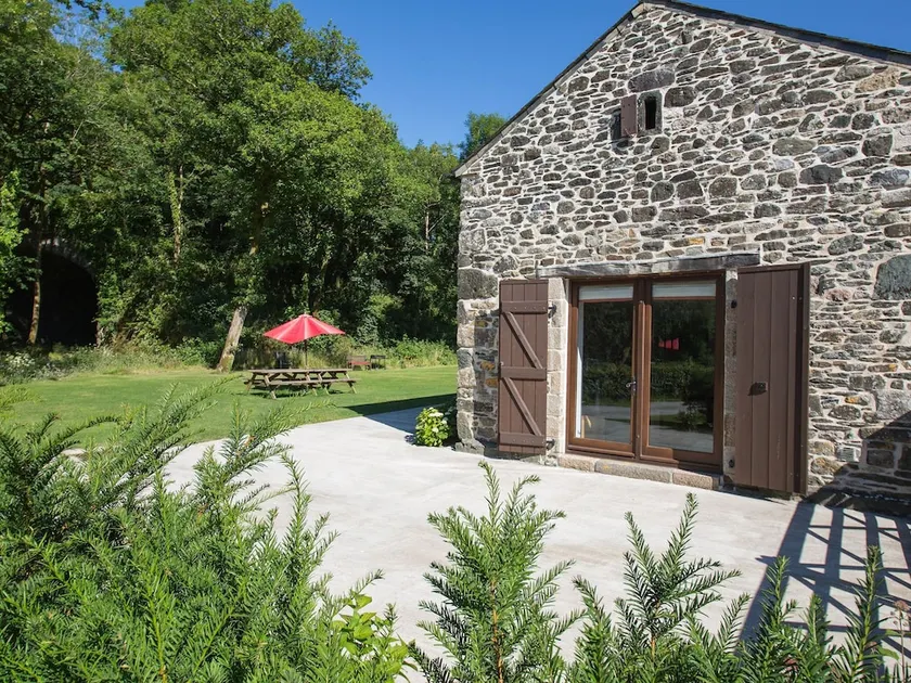 Plush Holiday Home in Tavistock with Garden near Swim Center - Image 1