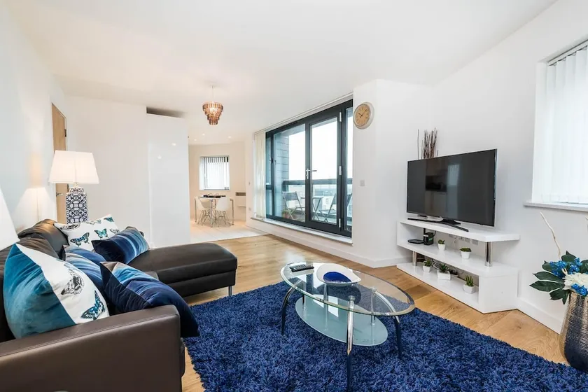 Super Luxury Modern 2BD Flat Canning Town - Image 1