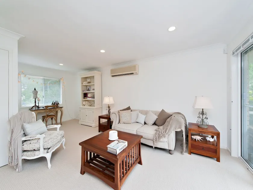 Rocky Point Road, Fantasea, 3, 75 - Image 1