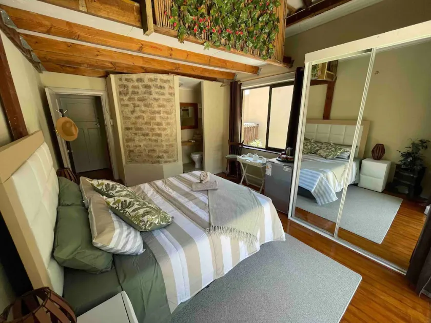 Room-living In Mountain Views Camps Bay - Image 1