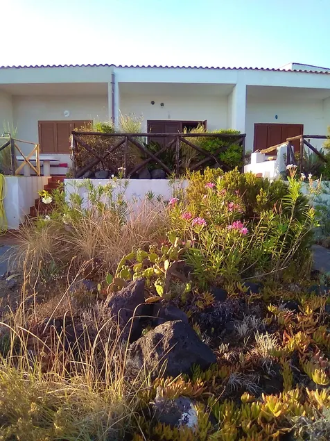 One bedroom villa at Vulcanello 10 m away from the beach with sea view and enclosed garden - Image 1