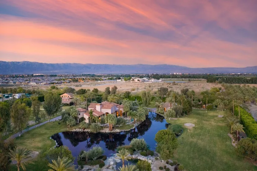 Mirabella by Avantstay 10 Acre Estate w/ Prvt Lake, Golf Course & Pool - Image 1