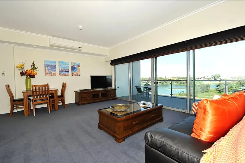 Sea Side 205 - Image 1