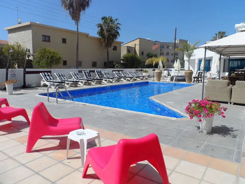 The Palms Hotel Apartments - Image 1
