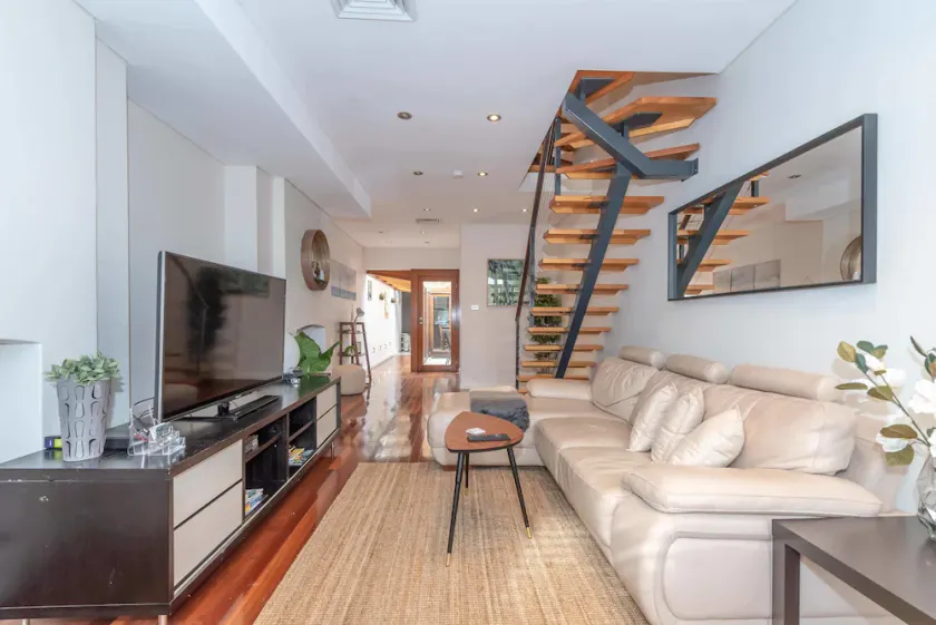 AirM8 Apartments on Mount Street - Image 1