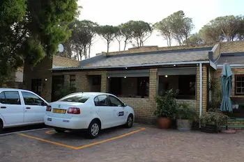 Simonsberg Guest House - Image 1