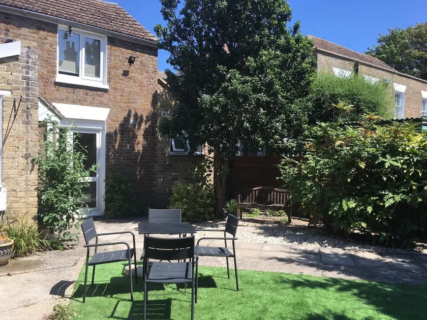 Immaculate 2-bed Fishermans Cottage in Birchington - Image 1