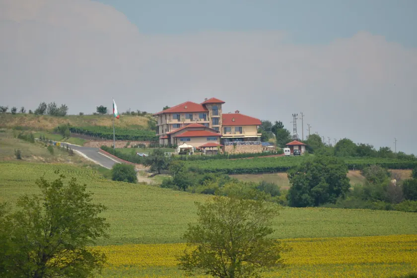 Shato Hotel Trendafiloff - Image 1