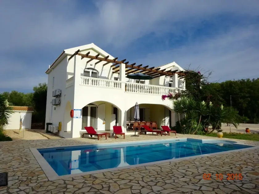 Spacious 5 Bed Villa With Pool in Kefalonia - Image 1