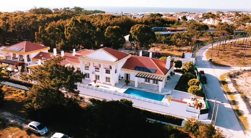 Cliff Surfcamp - Image 1