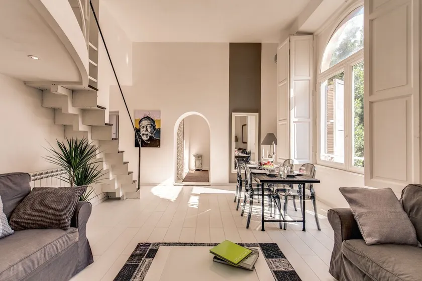 Aweshome - Spagna White Fair Loft - Image 1