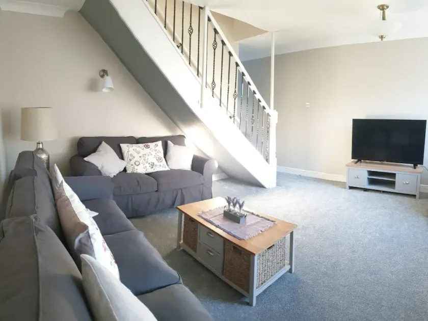 Inviting 3-bed House in Trentham - Image 1