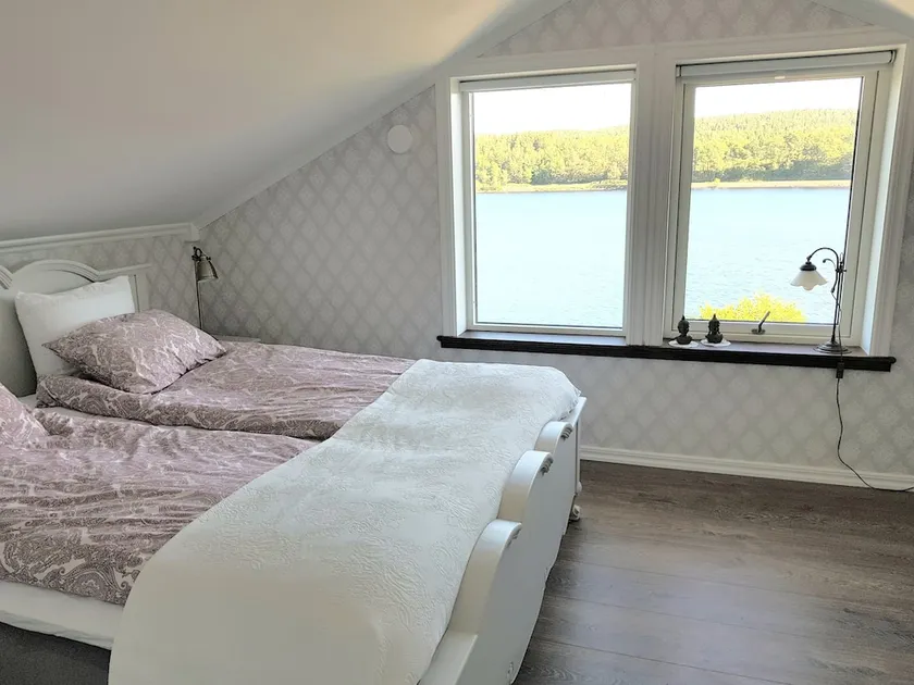 Ellas Bed & Breakfast - Image 1