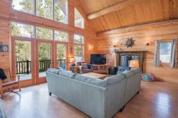 Dragonfly Cabin - Image 1