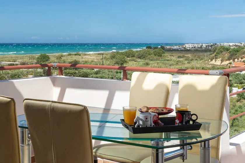 Apollo Seaview Apartment - Image 1